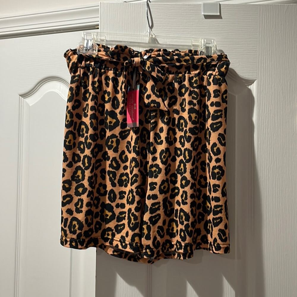 Simply Southern L/XL animal print elastic waist pull on short nwt